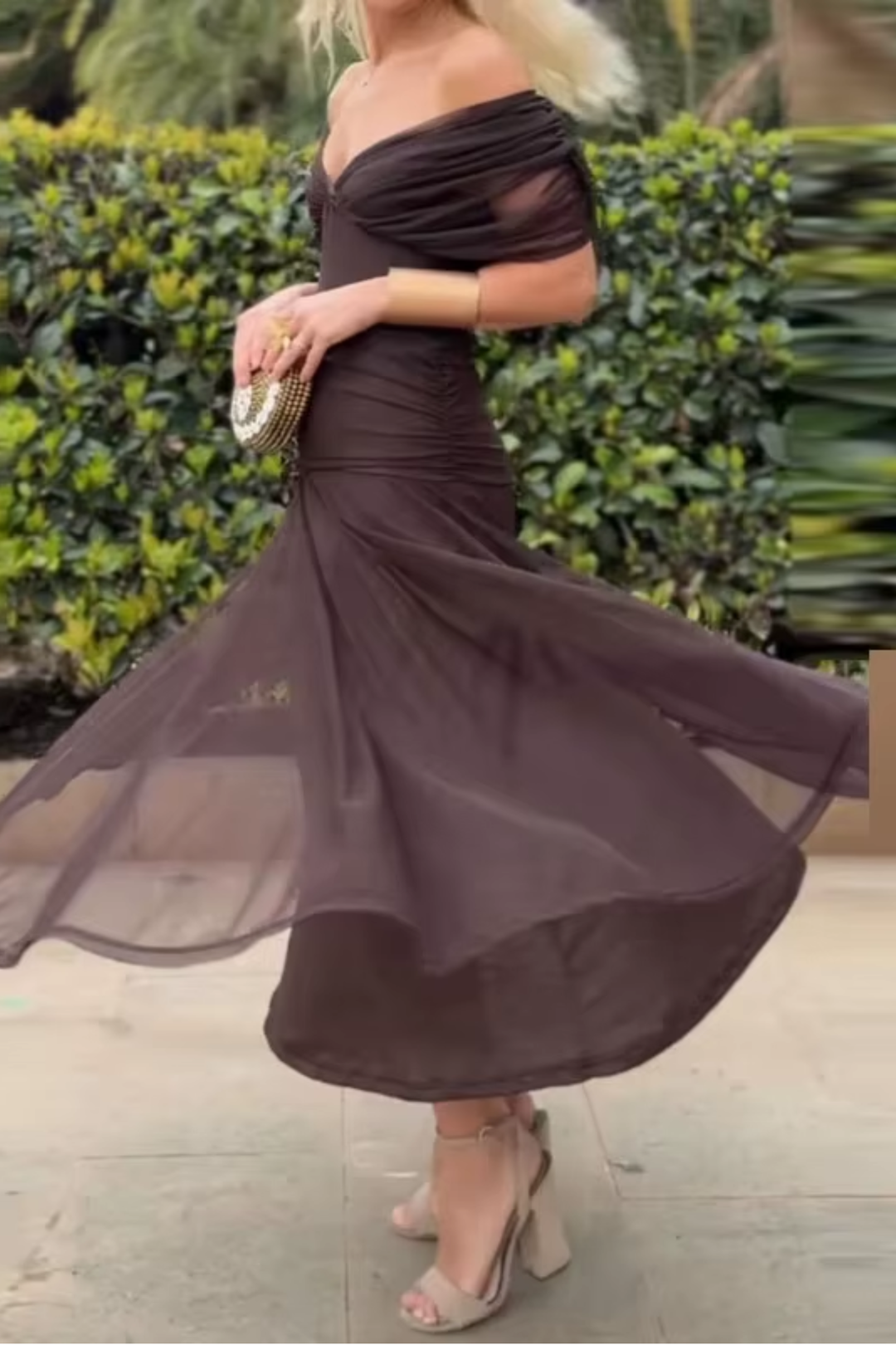 Louise - Elegant V-Neck Maxi Dress