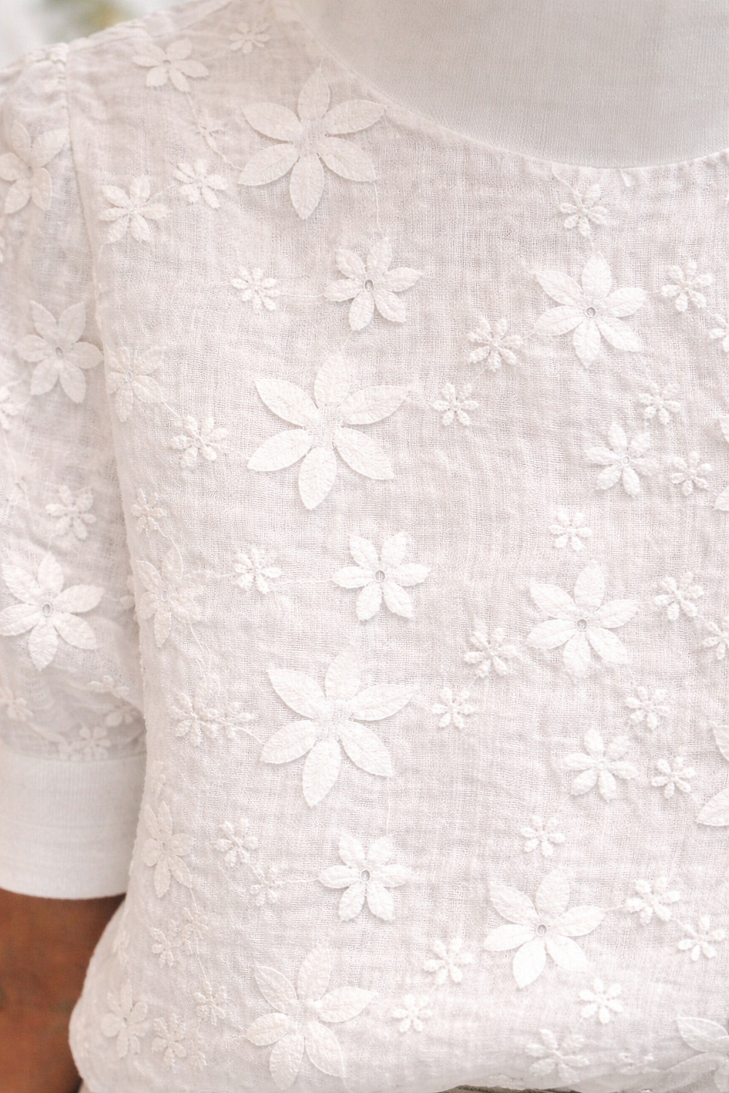 ATELIER ÉLÉGANCE | BLOUSE BRODÉE COL POUR FEMME