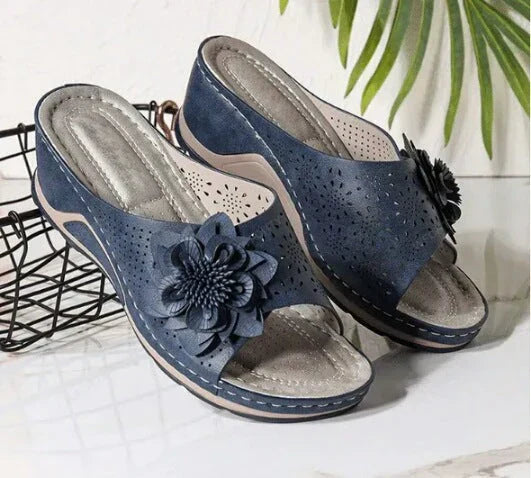 Orthopedic leather sandals with arch support