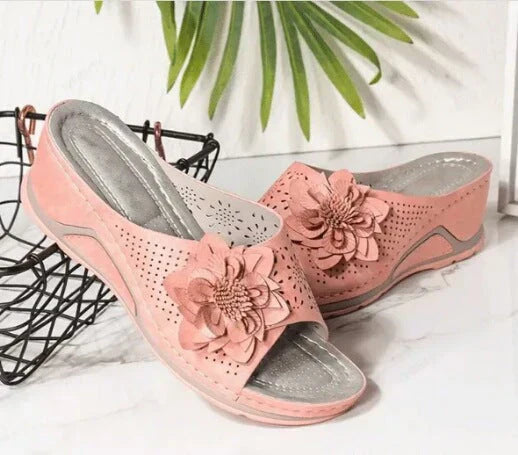 Orthopedic leather sandals with arch support